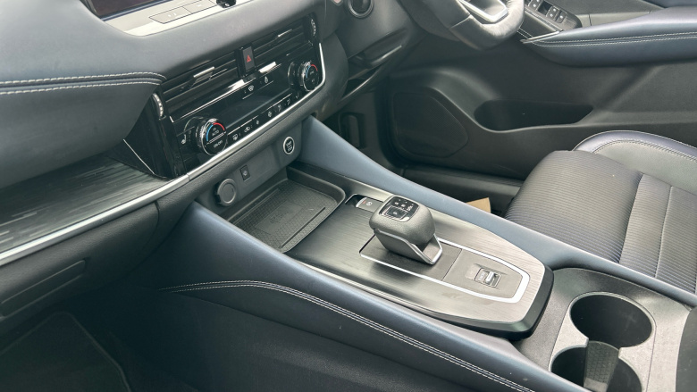 Nissan Qashqai 1.3 DiG-T MH 158 Tekna 5dr Xtronic Petrol Hatchback